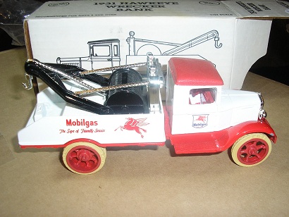 Mobil 1931 Hawkeye Wrecker Bank by Ertl #2127 - Click Image to Close